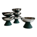 Ensemble de 6 coupes à glaces en métal chromé et pieds en plastique vert, design 1970 Ensemble de 6 coupes à glaces en métal chromé et pieds en plastique vert, design 1970