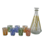Ensemble coloré design composé de 7 verres à liqueur et d'une carafe seventies années 70 Ensemble coloré design composé de 7 verres à liqueur et d'une carafe seventies années 70