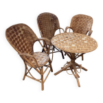 Ensemble composé d une table et trois fauteuils en lamelles de châtaignier années 50 / 60 Ensemble composé d une table et trois fauteuils en lamelles de châtaignier années 50 / 60