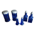 Ensemble condiments : sel / poivre / huile / vinaigre Ensemble condiments : sel / poivre / huile / vinaigre