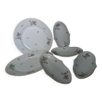 Ensemble de plats et ramequins