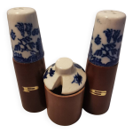 Ensemble salière, poivrière et pot à moutarde vintage en bois et céramique Ensemble salière, poivrière et pot à moutarde vintage en bois et céramique
