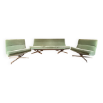 Ensemble salon vintage 1970 canapé & fauteuils pivotants en velours Ensemble salon vintage 1970 canapé & fauteuils pivotants en velours