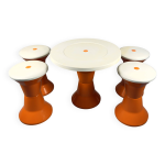 Ensemble tabourets et table space age plastique orange et blanc, style italien vintage