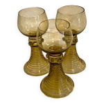 Ensemble de trois verres  pied