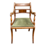 Fauteuil de bureau anglais régence en bois massif et velours vert Fauteuil de bureau anglais régence en bois massif et velours vert
