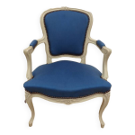Fauteuil cabriolet en bois laqu garni de satin bleu style louis xv