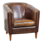Fauteuil club en cuir de mouton avec passepoil noir Fauteuil club en cuir de mouton avec passepoil noir