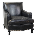 Fauteuil en cuir de vachette grainé noir avec assise profonde Fauteuil en cuir de vachette grainé noir avec assise profonde