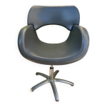 Fauteuil design pivotant en skaï gris Fauteuil design pivotant en skaï gris