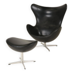 Fauteuil egg et ottoman d'arne jacobsen, danemark, annes 1960