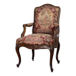 Fauteuil louis xv en noy sculpt, tapisserie aux petits points, xviiime s