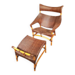 Fauteuil et repose - pieds con�us par yuzuru yamakawa en rotin et bambou