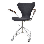 Fauteuil srie 7 mode le 3217 pied eiffel d arne jacobsen par fritz hansen, dition originale