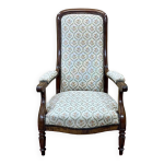 Fauteuil voltaire du xixme en noyer - l=68cm, p=78cm, h=1m07, h assise=40cm.