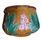 Grand cache - pot ou jardini�re aux fleurs de marronnier - barbotine