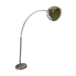 Trs grand lampadaire arqu en mtal chrom - 1970.