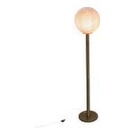 Grand lampadaire italien en laiton des ann�es 1970 avec globe en verre de murano tourbillonnant sculptura ...