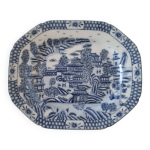 Grand plat de service rectangulaire juwc en porcelaine tendre, orné Grand plat de service rectangulaire juwc en porcelaine tendre, orné