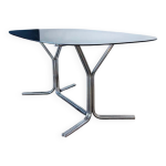 Grande table à manger des années 70 piètement chromé et plateau en verre Grande table à manger des années 70 piètement chromé et plateau en verre