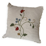 Housse de coussin en lin brodée de fleurs Housse de coussin en lin brodée de fleurs