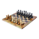 Jeu d'échecs en onyx et marbre noir avec étui Jeu d'échecs en onyx et marbre noir avec étui