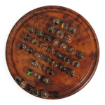 Jeu de solitaire vintage en bois avec billes en r�sine et insectes madaga