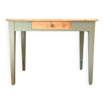Trs joli bureau pour colier en primaire ou collgien.