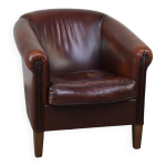 Joli fauteuil club en peau de mouton avec une belle patine Joli fauteuil club en peau de mouton avec une belle patine