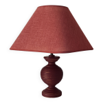 Jolie lampe en bois tourn, coloris rouge framboise, abat - jour en lin