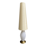 Lampadaire en verre avec grand abat - jour blanc cass annes 1960
