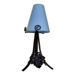 Lampe art nouveau en fer forg et abat - jour en verre opaque bleu