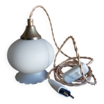 Lampe, baladeuse art déco en opaline, cordon torsadé doré Lampe, baladeuse art déco en opaline, cordon torsadé doré