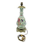 Lampe chinoise en bronze et porcelaine  dcor d insectes et de fleurs