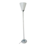 Lampe design unique d'ingo maurer. lampadaire design m de maurer. verre  lait, fond transparent.