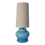 Lampe avec pieds en opaline bleu et abat - jour conique textur annes 60 - 70