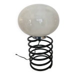Lampe  poser ressort dans le got d'ingo maurer