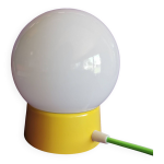 Lampe salon chevet bureau vintage opaline blanche jaune Lampe salon chevet bureau vintage opaline blanche jaune