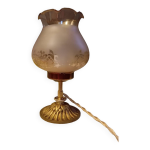 Lampe de table pied bronze, abat jour ambr satin, vers 1960