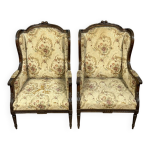 Large paire de b�rg�res a oreilles de style louis xvi en bois sculpt�