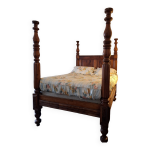 Lit  baldaquin colonial