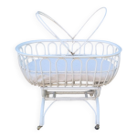Lit berceau bambou rotin  roulettes, blanc, avec anse, vintage, annes 60