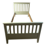 Lit en bois couleur vert Lit en bois couleur vert