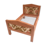 Lit de poup�e en bois artisanal vintage