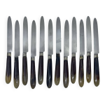 Lot de 12 couteaux � dessert manche en r�sine imitant la corne