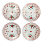 Lot de 4 assiettes anciennes en porcelaine arita