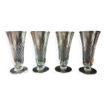 Lot de 4 fltes  champagne en verre grav