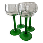 Lot de 4 verres  vin d alsace anciens, pied vert et dcor grav
