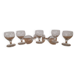 Lot de 7 verres � vin sur pied finement grav�s vintage