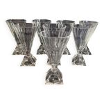 Lot de 8 verre a vin en cristal d'arc modele pyramide 1988. Lot de 8 verre a vin en cristal d'arc modele pyramide 1988.